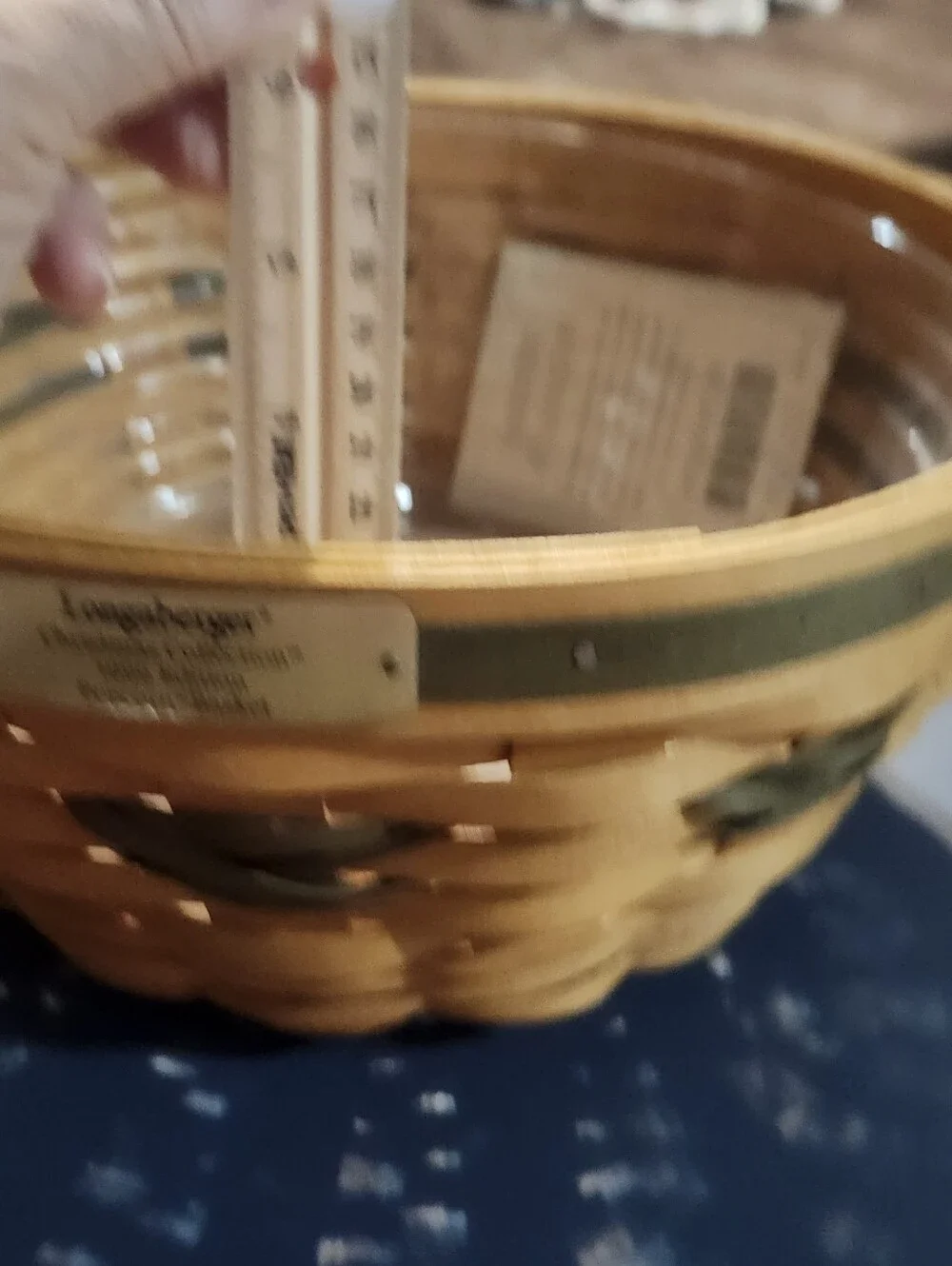 Longaberger Natural and Olive Woven Popcorn Basket with Protector & Lid. 1999